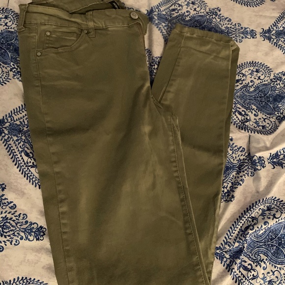 Denim - Juniors Olive Straight Leg Jeans